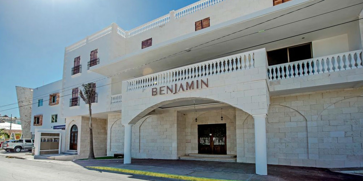 Booking. Fachada del Hotel Benjamín en México.