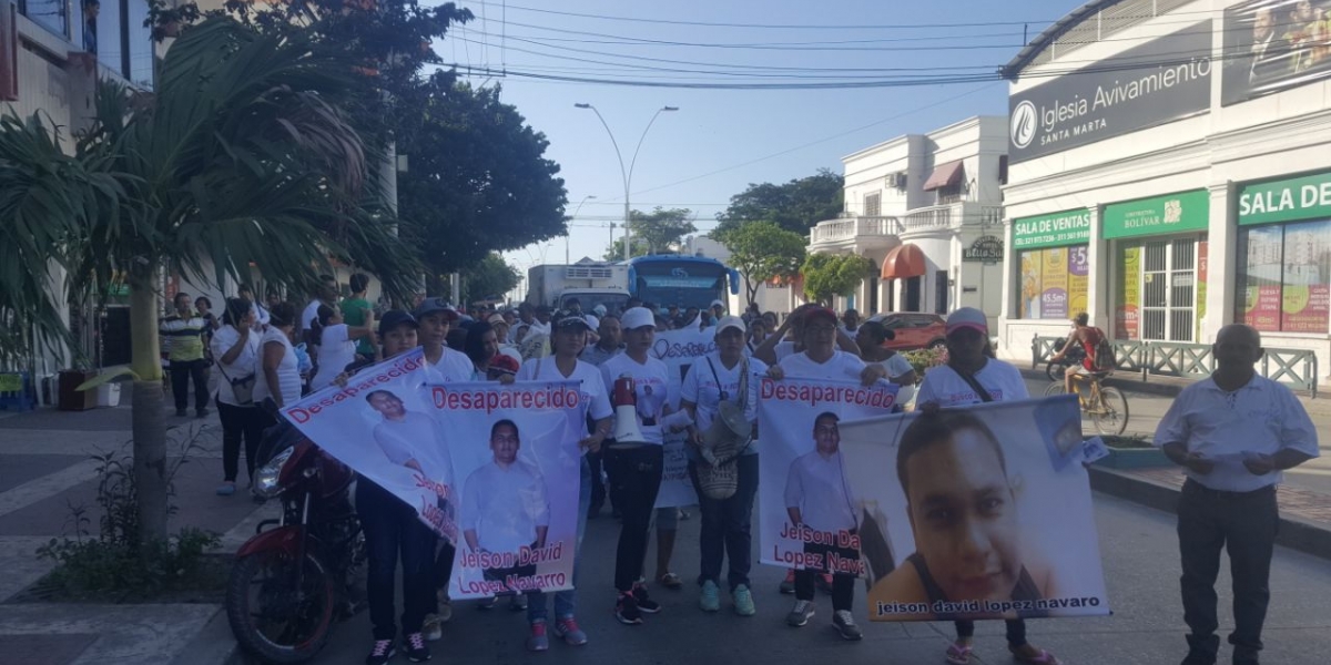 Seguimiento.co Marcha de los familiares de Jeison López y Fernando Varela los jóvenes desaparecidos.