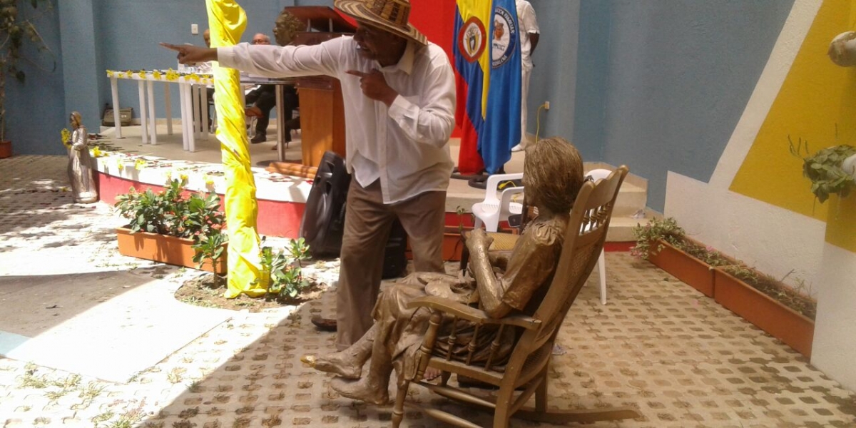 Unimagdalena Puesta en escena el Sketch teatral macondiano del grupo “La Nana” del municipio de Fundación.