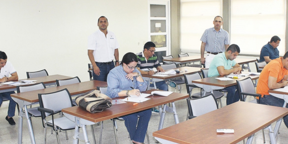 Archivo En las instalaciones de la Universidad del Magdalena se realizó el examen de conocimientos para aspirantes a Contralor.