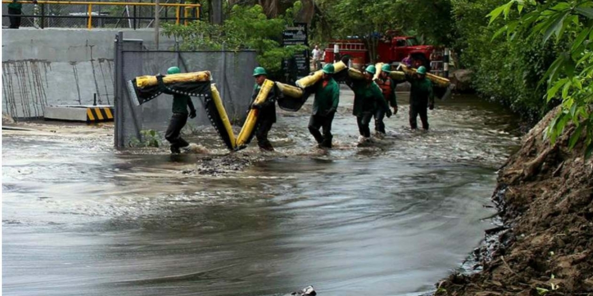  El atentado se produjo anoche en el kilómetro 162 del oleoducto.