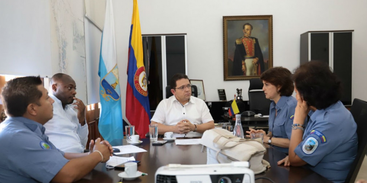 Reunión entre Alcaldía y Parques Naturales.