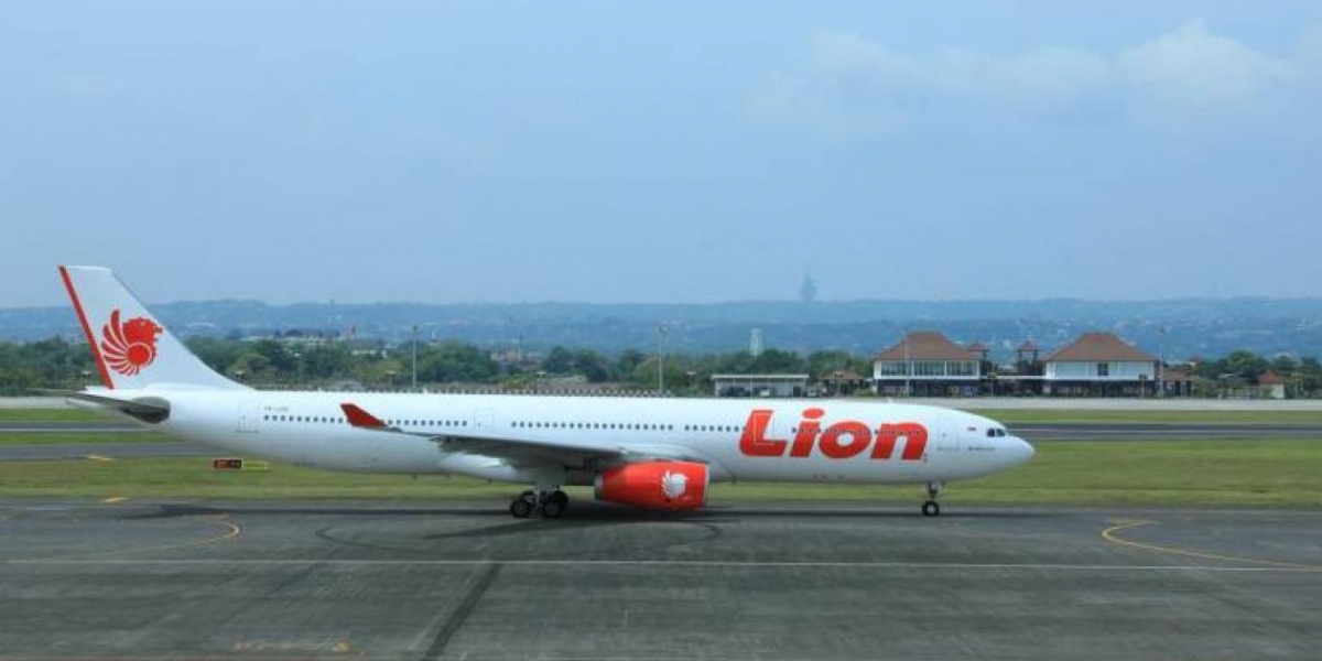 www.moneycontrol.com El avión desapareció 13 minutos después de despegar del aeropuerto de Yakarta.