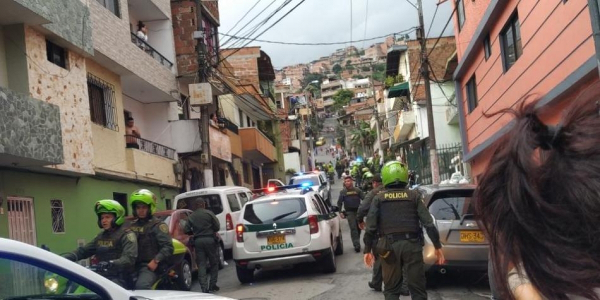 El Tiempo La granada fue lanzada de un taxi