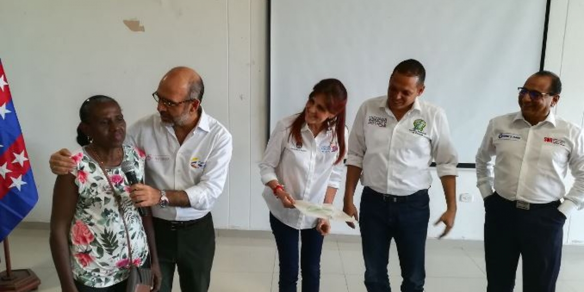 Alcaldía de Ciénaga Entrega de títulos de predios en Ciénaga.
