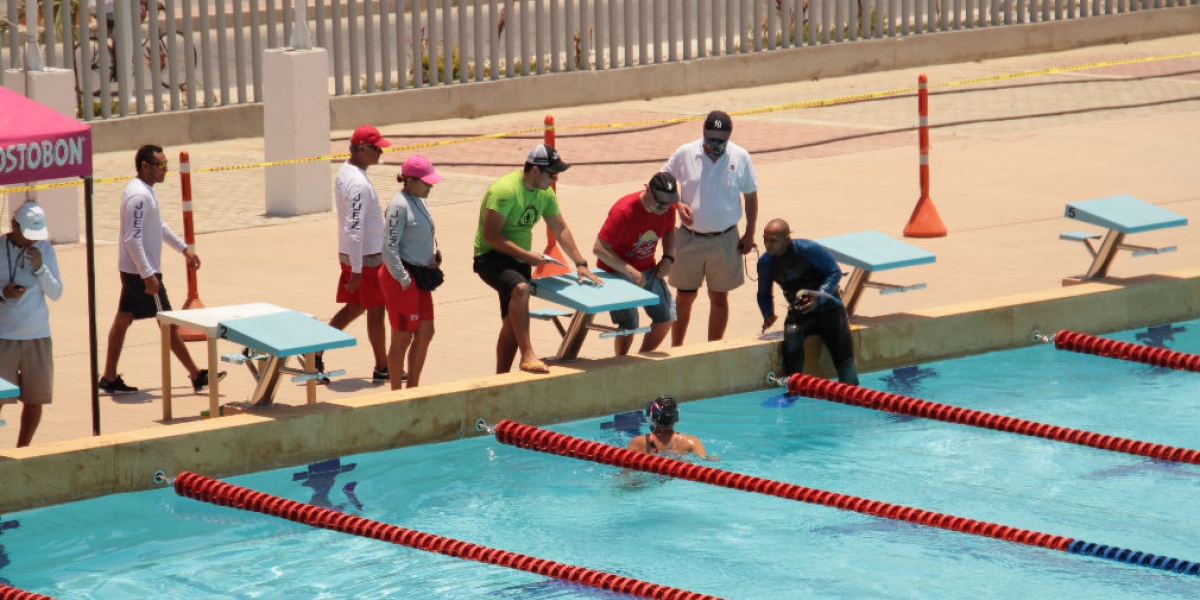 Alcaldía de Santa Marta Tres deportistas de apnea batieron récords este sábado.