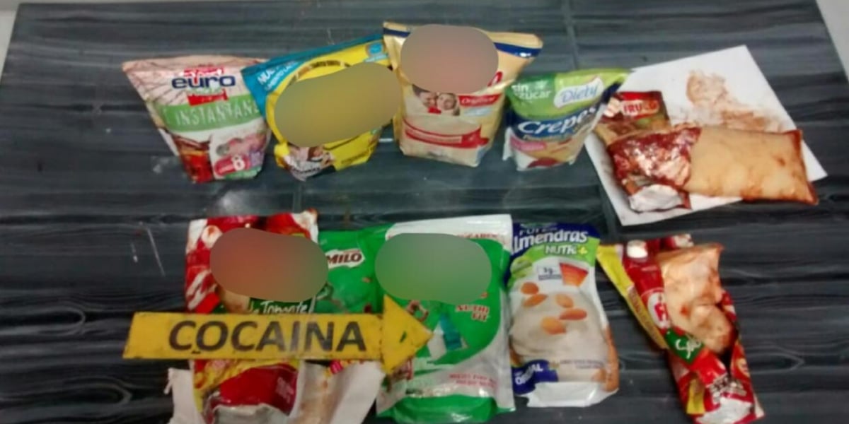  En total fueron 8 kilos de esta droga las que fueron halladas en diez bolsas. 