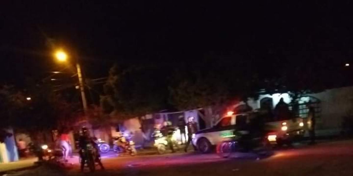 El Banco y la Región La Policía quiso poner orden y los jóvenes actuaron como vándalos.