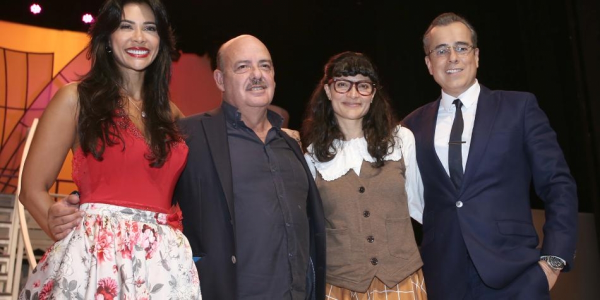 El Tiempo El libretista Fernando Gaitán junto a algunos del elenco de Bety la fea