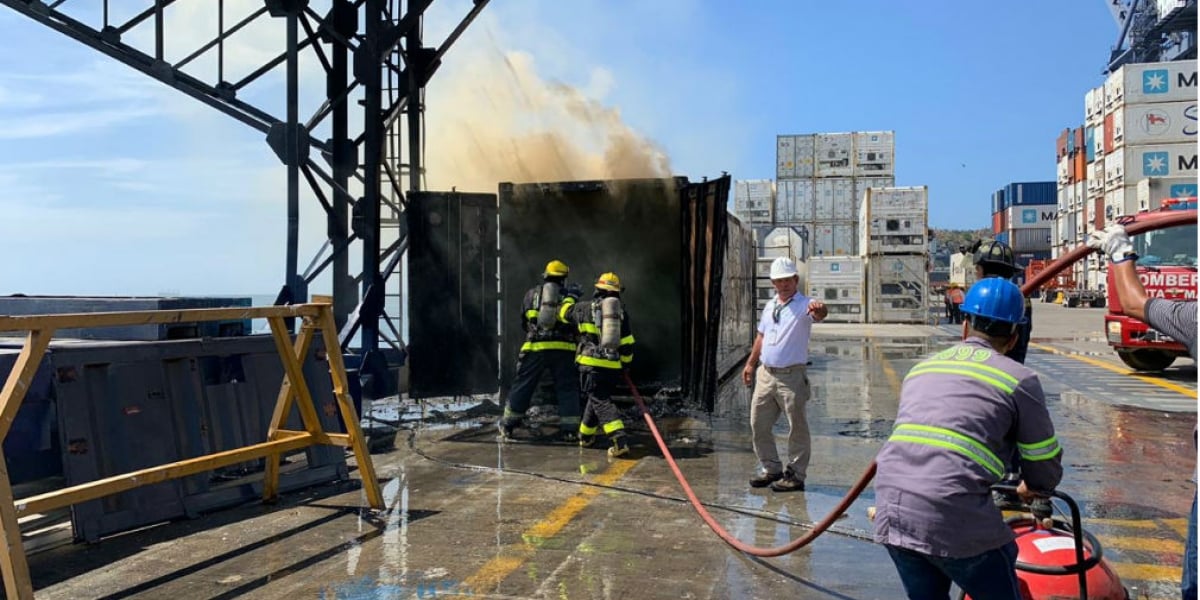 Puerto de Santa Marta. Incendio en muelle 1 de la Sociedad Portuaria.
