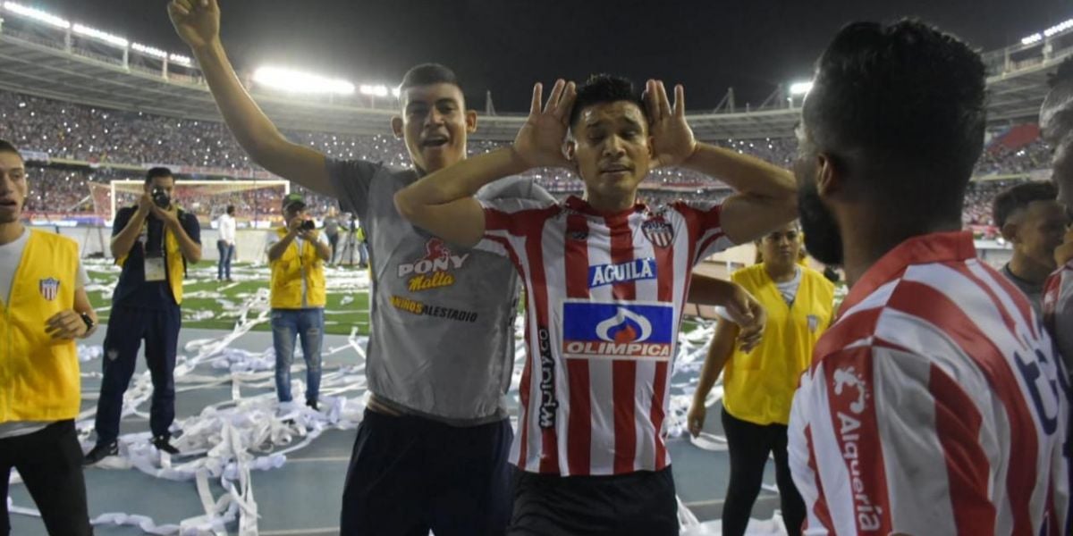 Teófilo Gutiérrez, delantero de Junior, celebra el gol del triunfo.