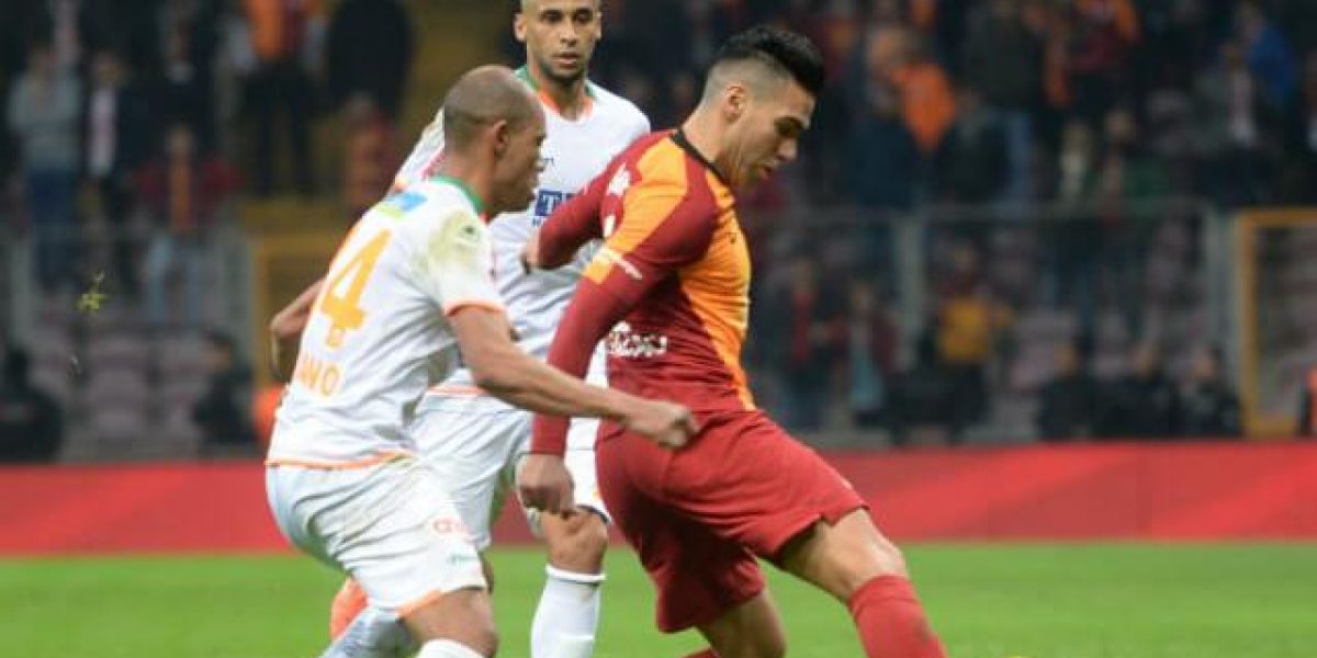El samario estará en el banco en el último cotejo de su equipo en la Liga de Campeones.
