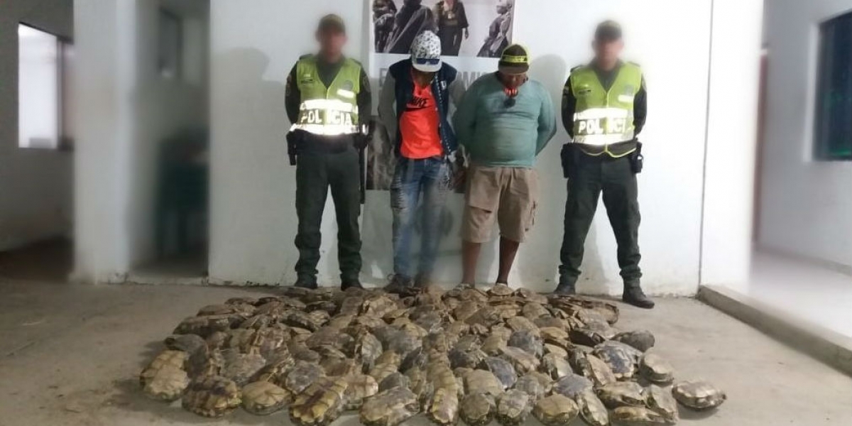 Policía del Magdalena Pedro Manuel Estaría Martínez y Javier Eduardo Fonseca Marchena, capturados por caza ilegal