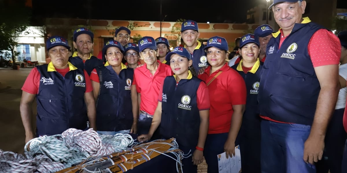 Alcaldía Condecoran a 20 voluntarios barriales de Santa Marta