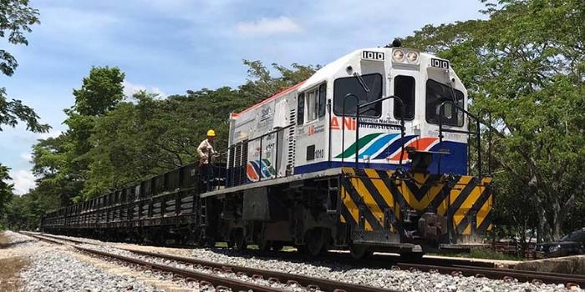 Ministerio de transporte Fenoco inicia actividades de capacitación a los ciudadanos sobre cuidados en la línea férrea