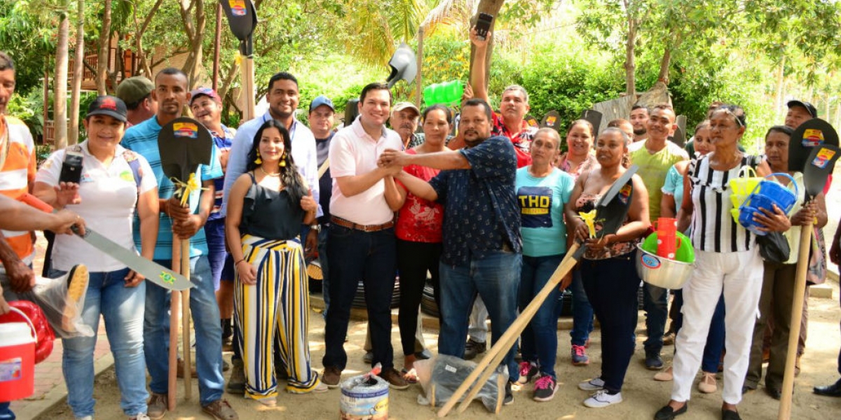 Alcaldía de Santa Marta Campesinos recibieron insumos por parte de la Alcaldía Distrital.