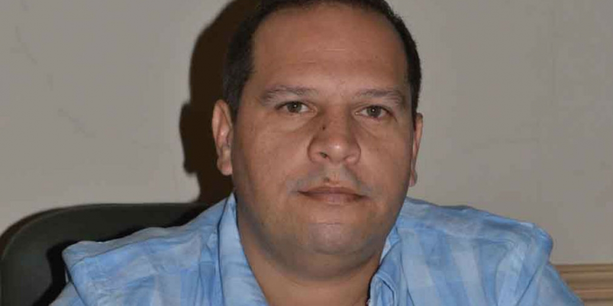 Alex Velásquez.