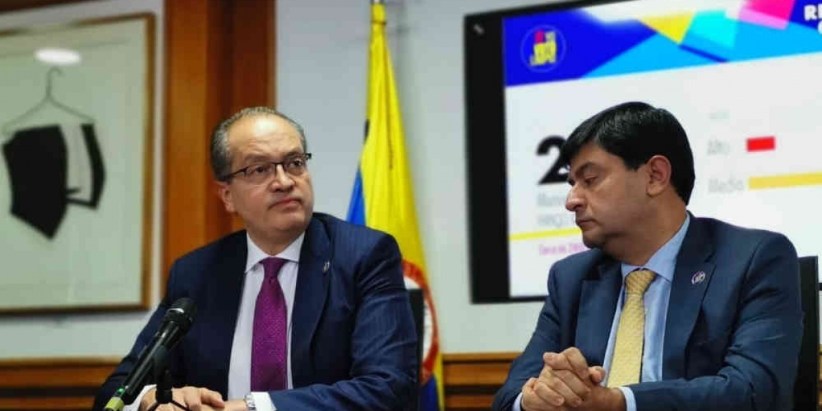 Procuraduría El procurador General de la Nación, Fernando Carrillo Flórez, denunció irregularidades.