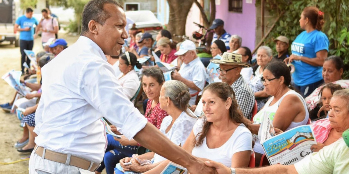 Cortesía Jaime Cardenas, visitando el barrio 20 de Octubre