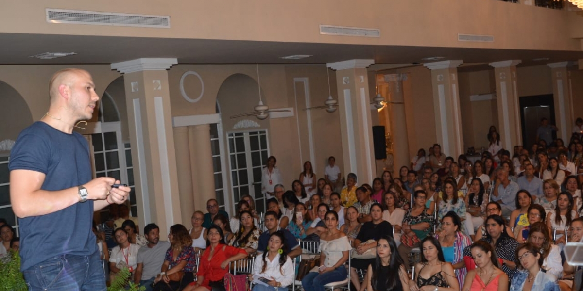 Oscar Mejía - Seguimiento.co Carlos Jaramillo, conferencista