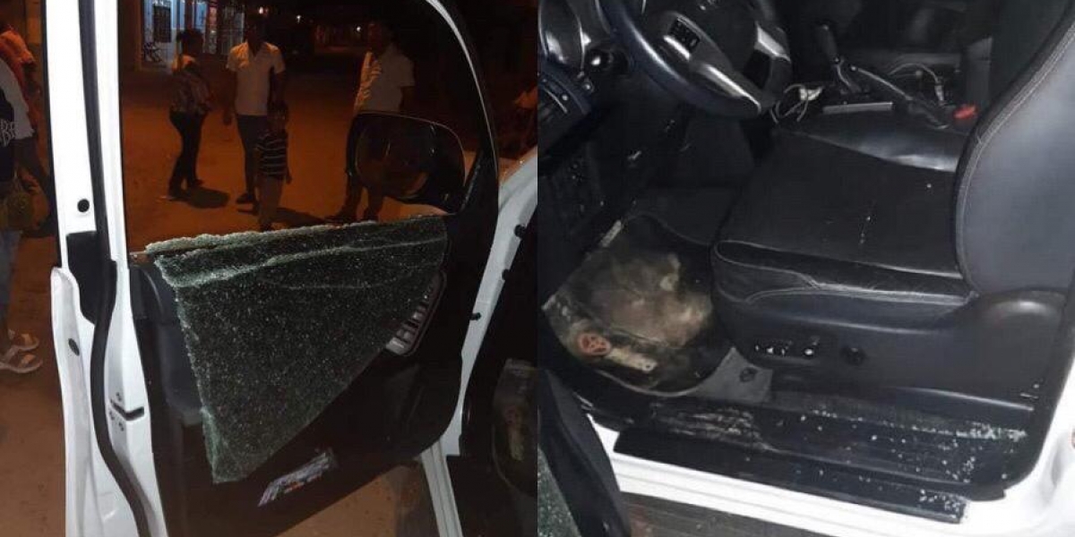Cortesía Así quedaron los vidrios de una de las puertas de la camioneta