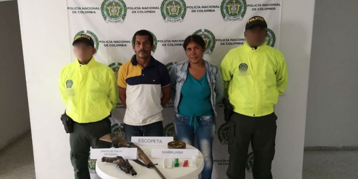 Policía del Magdalena Albeiro Ruiz Fernández y Karen Varela De la Hoz, capturados en Tucurinca.