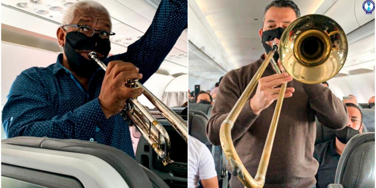 Musicos abordo del vuelo de Avianca. cortesía
