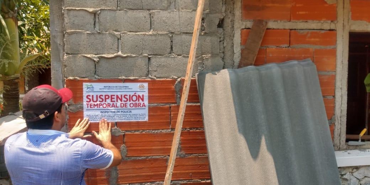 Suspensión de obras ilegales en plena cuarentena.