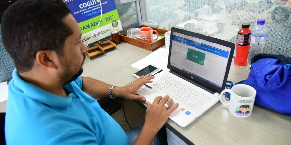 Unimagdalena Otra de las estrategias de comunicación, es la implementación y socialización de un protocolo de mensajería y de colaboración que sirve para que docentes y estudiantes se encuentren en un programa denominado Microsoft Teams lo cual se convierte en apoyo fundamental en el proceso de interacción académica.