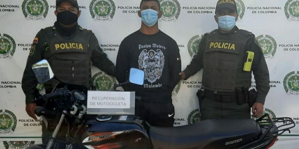 Policía Metropolitana de Santa Marta El sujeto deberá responder por qué tenía una moto robada.