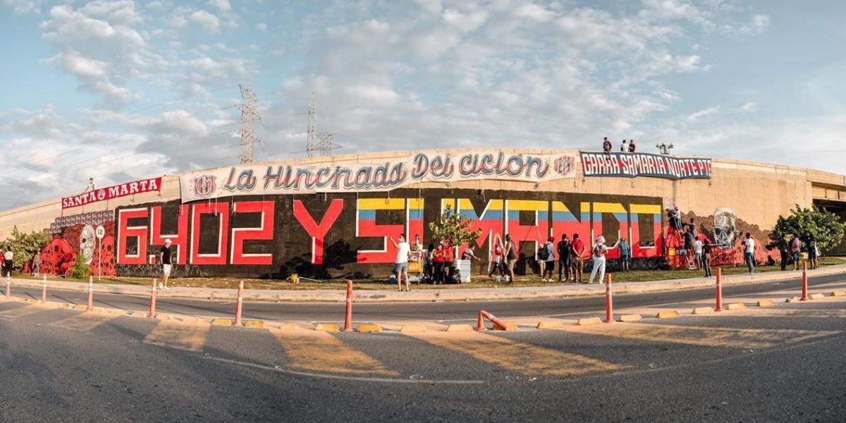 Foto Rai Llinas Mural pintado por hinchadas del Fútbol