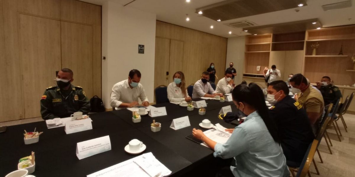 Reunión de autoridades de turismo.