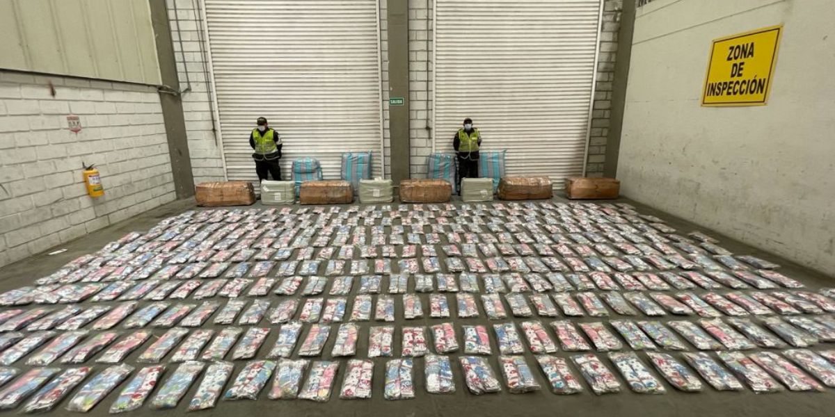 Polfa Realizando controles aduaneros.