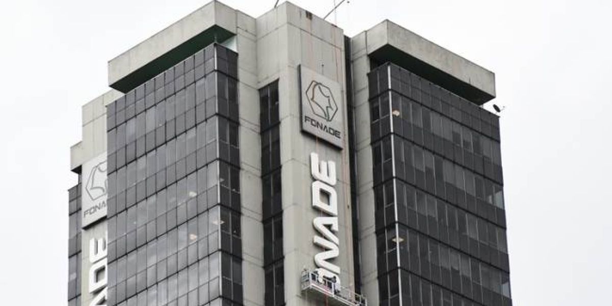 Blu Radio Estas tres personas estarían involucradas en las irregularidades detectadas en un contrato suscrito en agosto de 2017