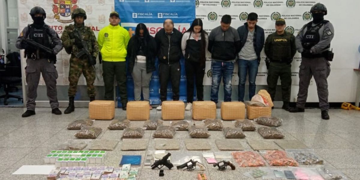 La Fiscalía imputó a los procesados como presuntos responsables de los delitos de concierto para delinquir; y tráfico, fabricación o porte de estupefacientes.