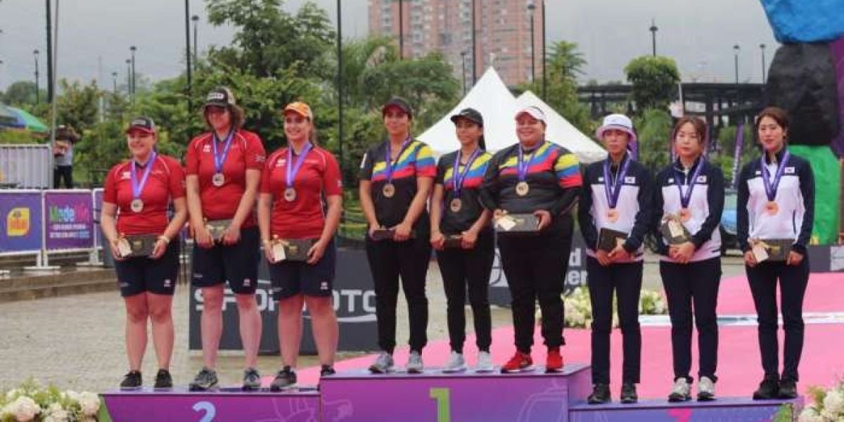 MinDeporte En arco compuesto por equipos llegaron los podios para el país.