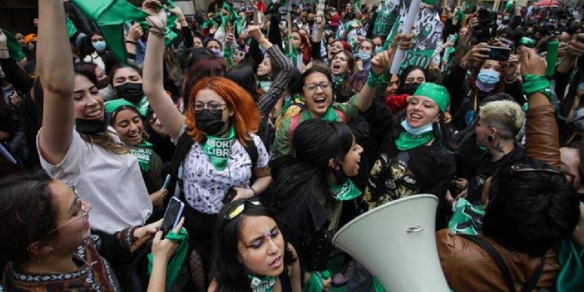 El Tiempo Conglomerado celebrando la decisión del Gobierno de Petro