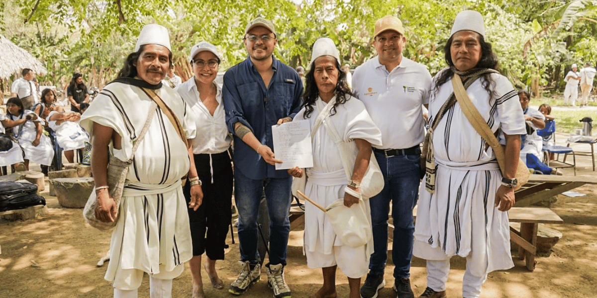 Cortesía Firma del acuerdo