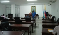 El recinto se tornó casi desierto durante por lo menos una hora antes de finalizar el debate.