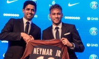 Nasser Al-Khelaifi presentando el fichaje de Neymar