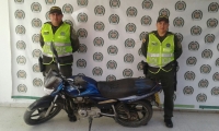 Policía Metropolitana de Santa Marta. Motocicleta recuperada por la Policía en Ciénaga.