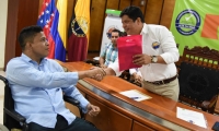 Licenciado Jorge Apreza y Rector Pablo Vera.