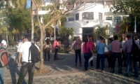 Funcionarios salieron del Palacio Tayrona.
