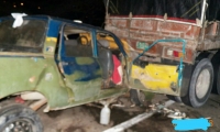 Cortesía. La camioneta chocó por la parte trasera con el tractocamión.