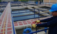 Las plantas de Veolia no reciben tanta agua por el desabastecimiento de los ríos.