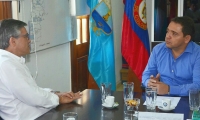 Viceministro de Comercio, Industria y Turismo y el alcalde Martínez.