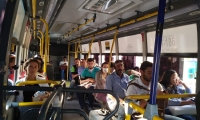 Las personas deberán usar el tapabocas en los buses.