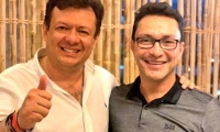 Hollman Morris al lado de Carlos Caicedo.