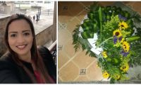 Rosita Jiménez (izquierda) recibió una corona fúnebre en su casa.