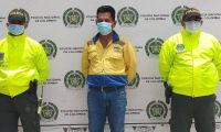 Policía Armando Chimbi Vargas.